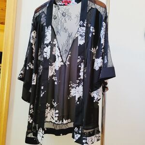 Jennifer Lopez Wmns Sz S/M Kimono Floral Style Duster Print Lace Black/white